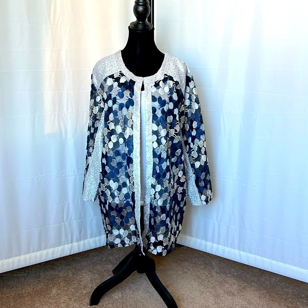 Dragers & Damon’s Embroidered Tunic Top